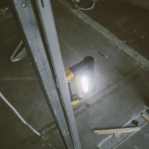 Multifunkčný reflektor- dvojitý LED